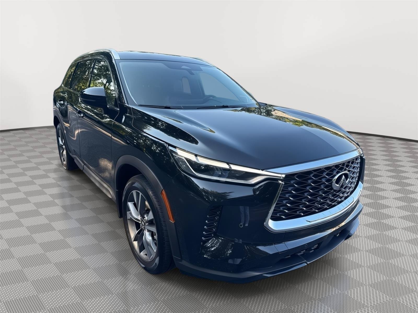 Used 2025 INFINITI QX60 Luxe FWD image 4