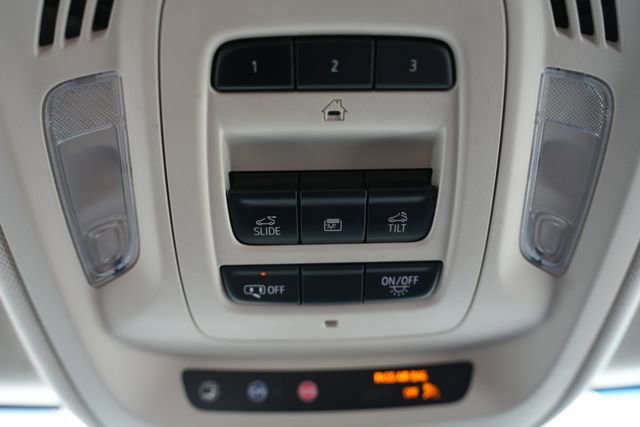 Used 2021 Buick Envision Avenir w/ Technology Package II image 32