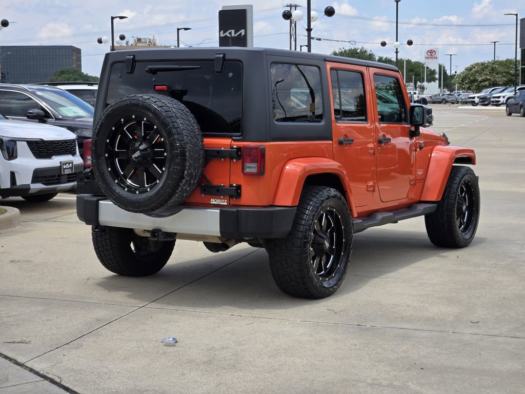 Used 2015 Jeep Wrangler Unlimited Sahara w/ Connectivity Group AWD/4WD image 4