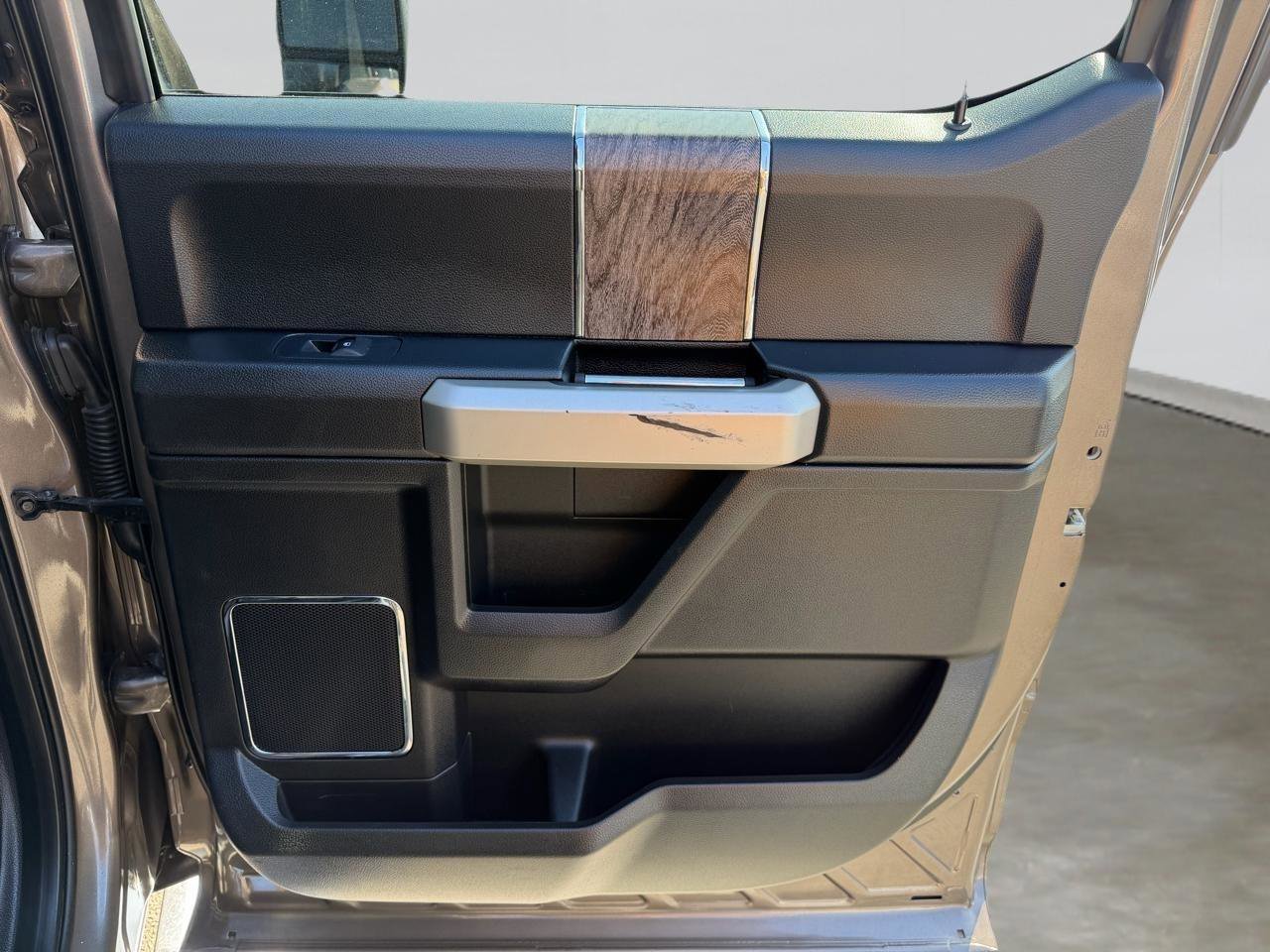 Used 2019 Ford F350 Lariat w/ Lariat Ultimate Package image 44