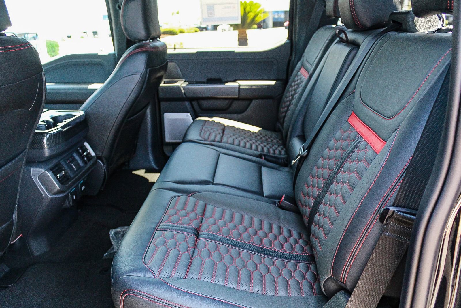 New 2025 Ford F150 Lariat w/ Equipment Group 502A High image 19