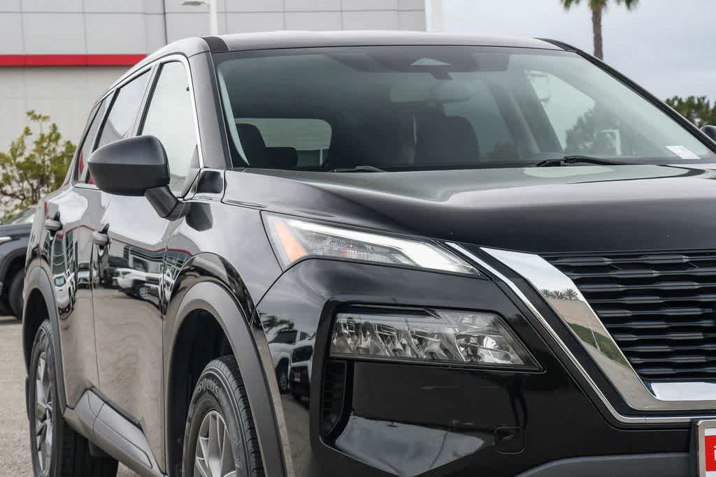 Used 2021 Nissan Rogue S FWD image 4