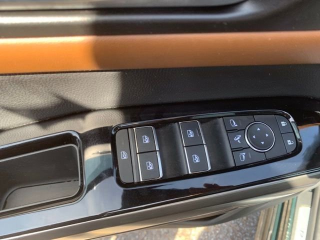 Used 2025 Nissan Pathfinder Platinum w/ Black Appearance Package FWD image 13
