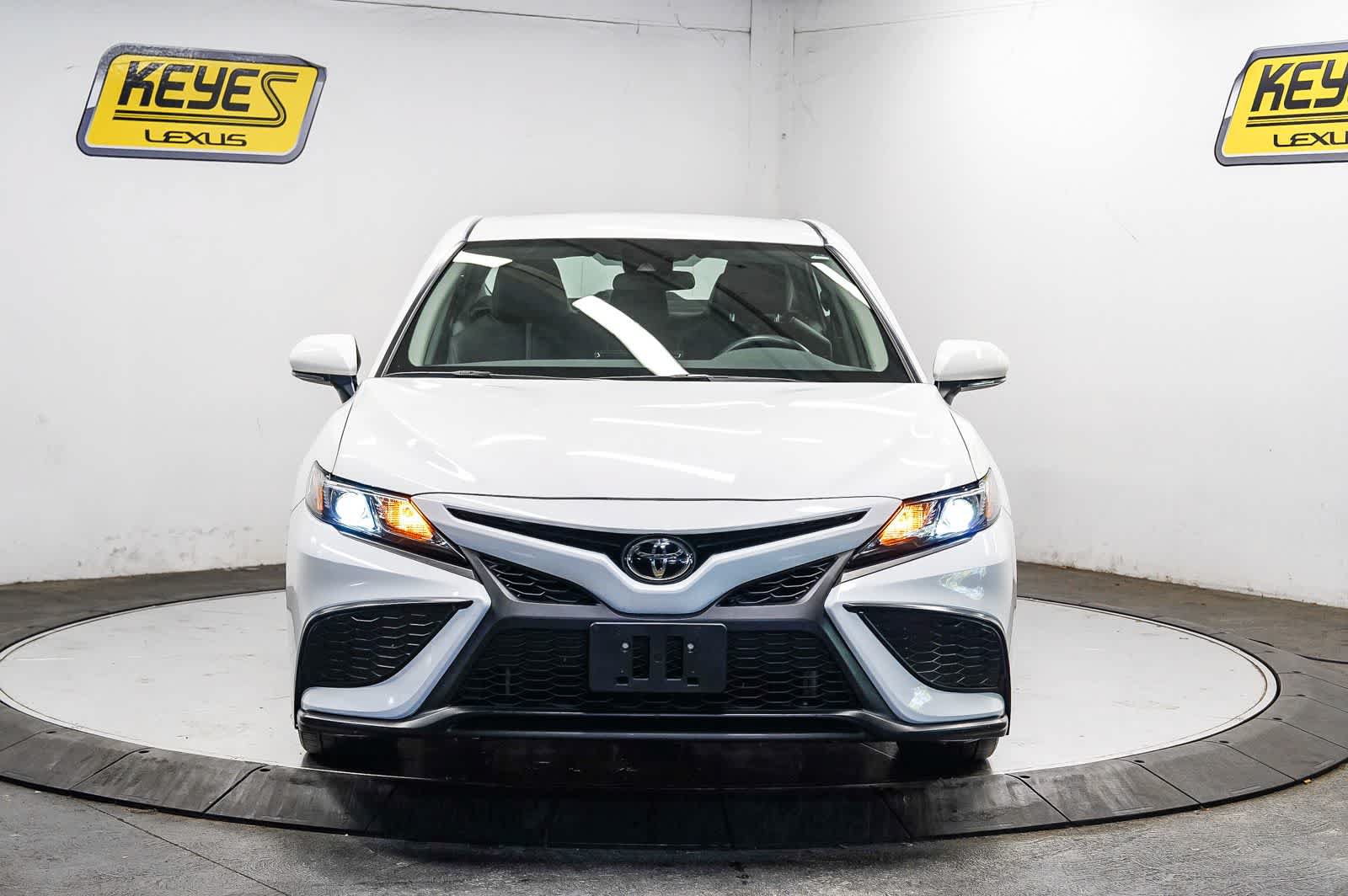 Used 2024 Toyota Camry SE FWD image 6