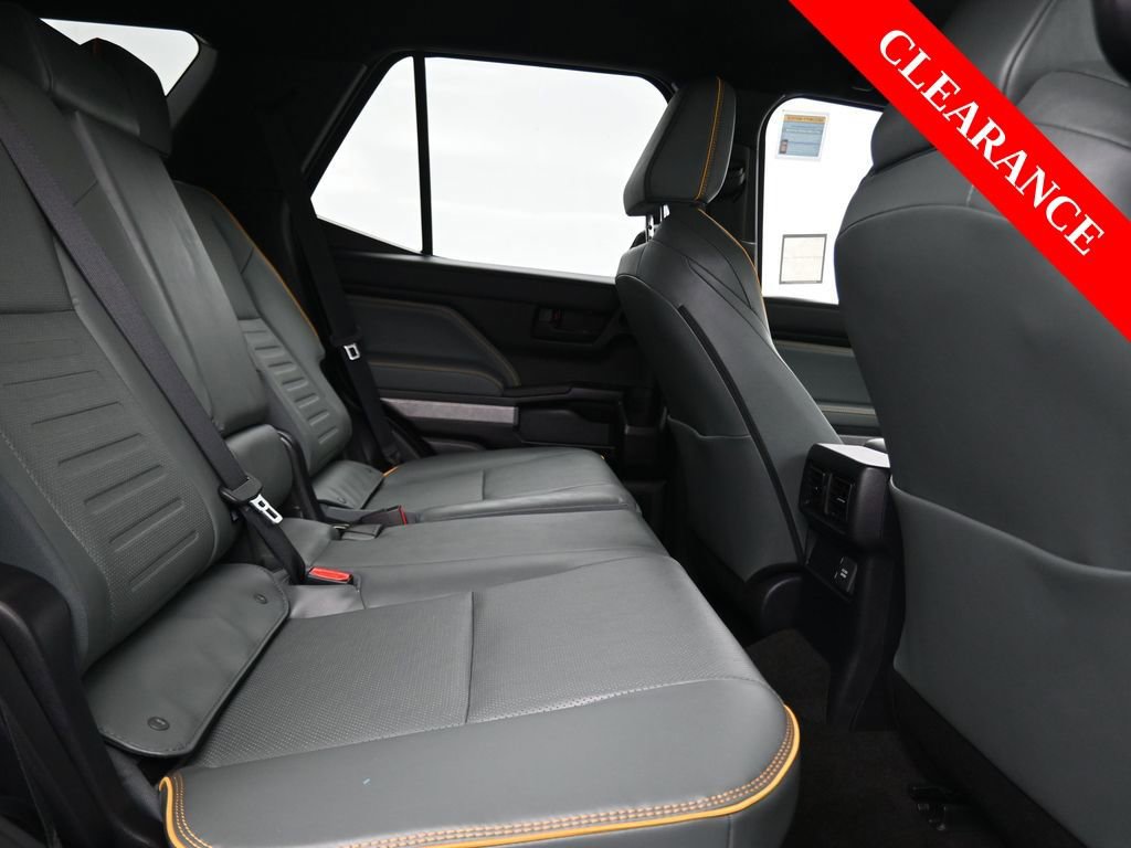 Used 2025 Toyota 4Runner 4WD image 17