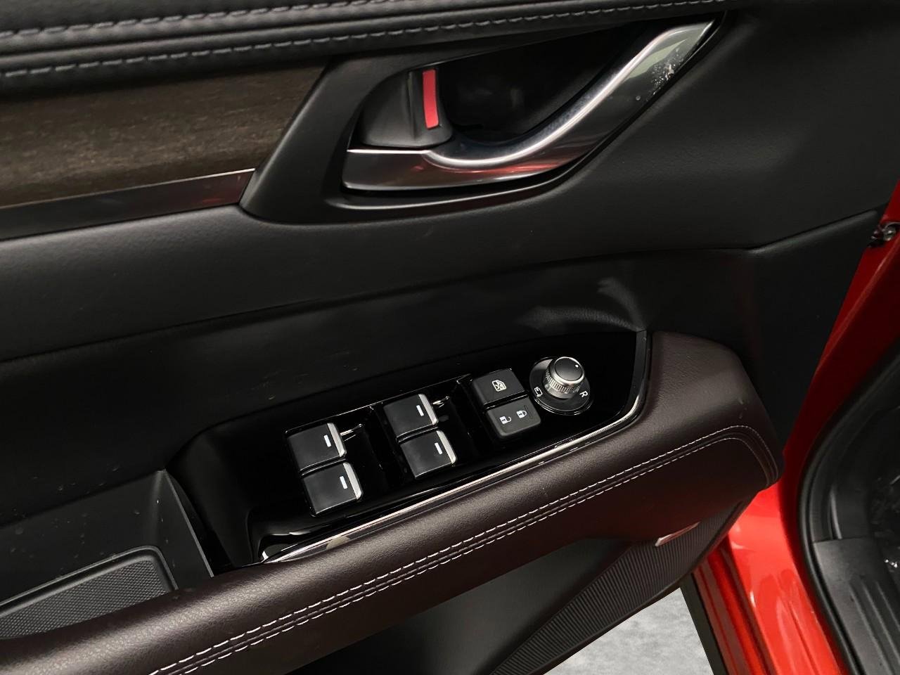 New 2025 MAZDA CX-5 Signature image 31