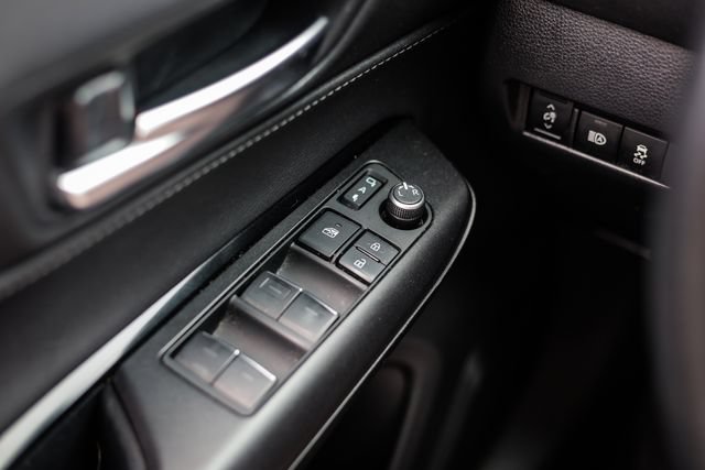 Used 2023 Toyota Venza LE AWD/4WD image 43