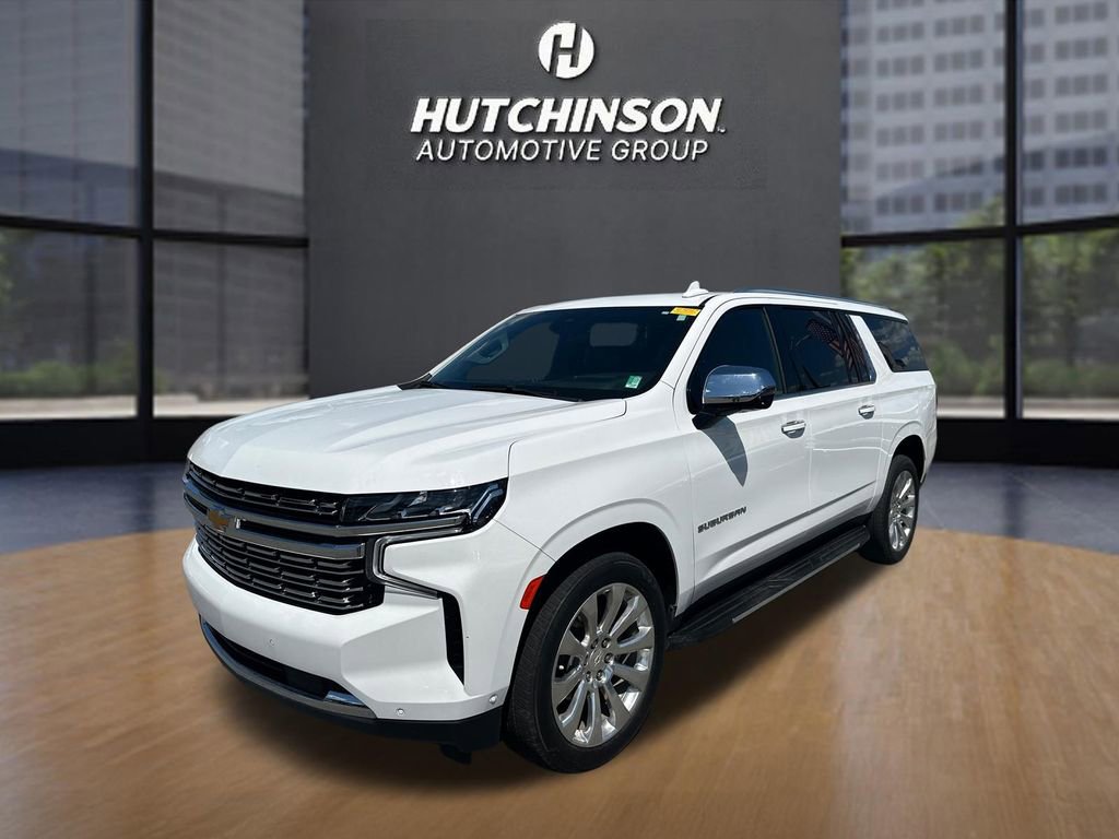 Used 2023 Chevrolet Suburban Premier w/ Advanced Technology Package RWD image 3