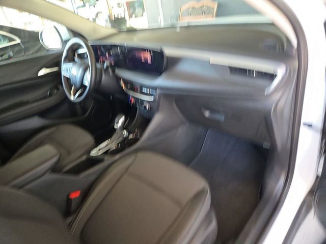 Certified 2024 Buick Encore GX Preferred w/ Comfort Package FWD image 29