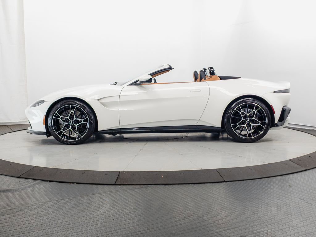 Used 2021 Aston Martin V8 Vantage Roadster RWD image 5