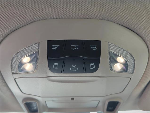 Used 2020 Chrysler Pacifica Limited image 26