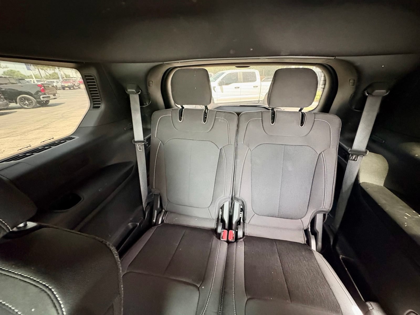 Used 2024 Jeep Grand Cherokee L Laredo RWD image 12