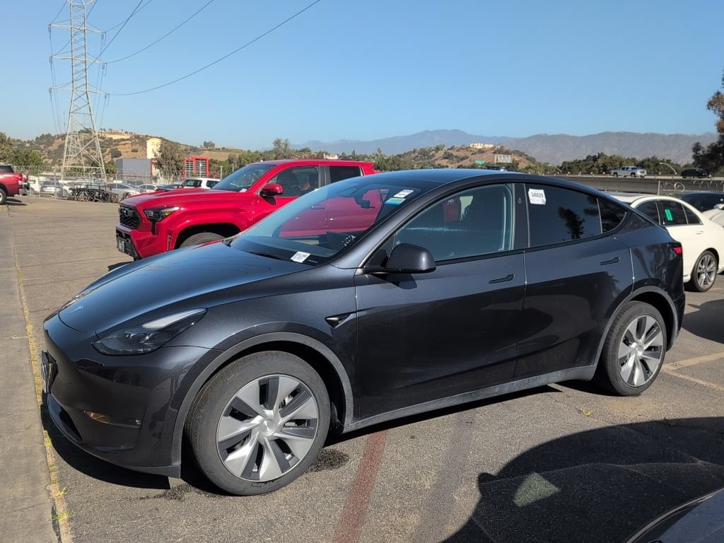 Used 2024 Tesla Model Y Long Range AWD/4WD image 9