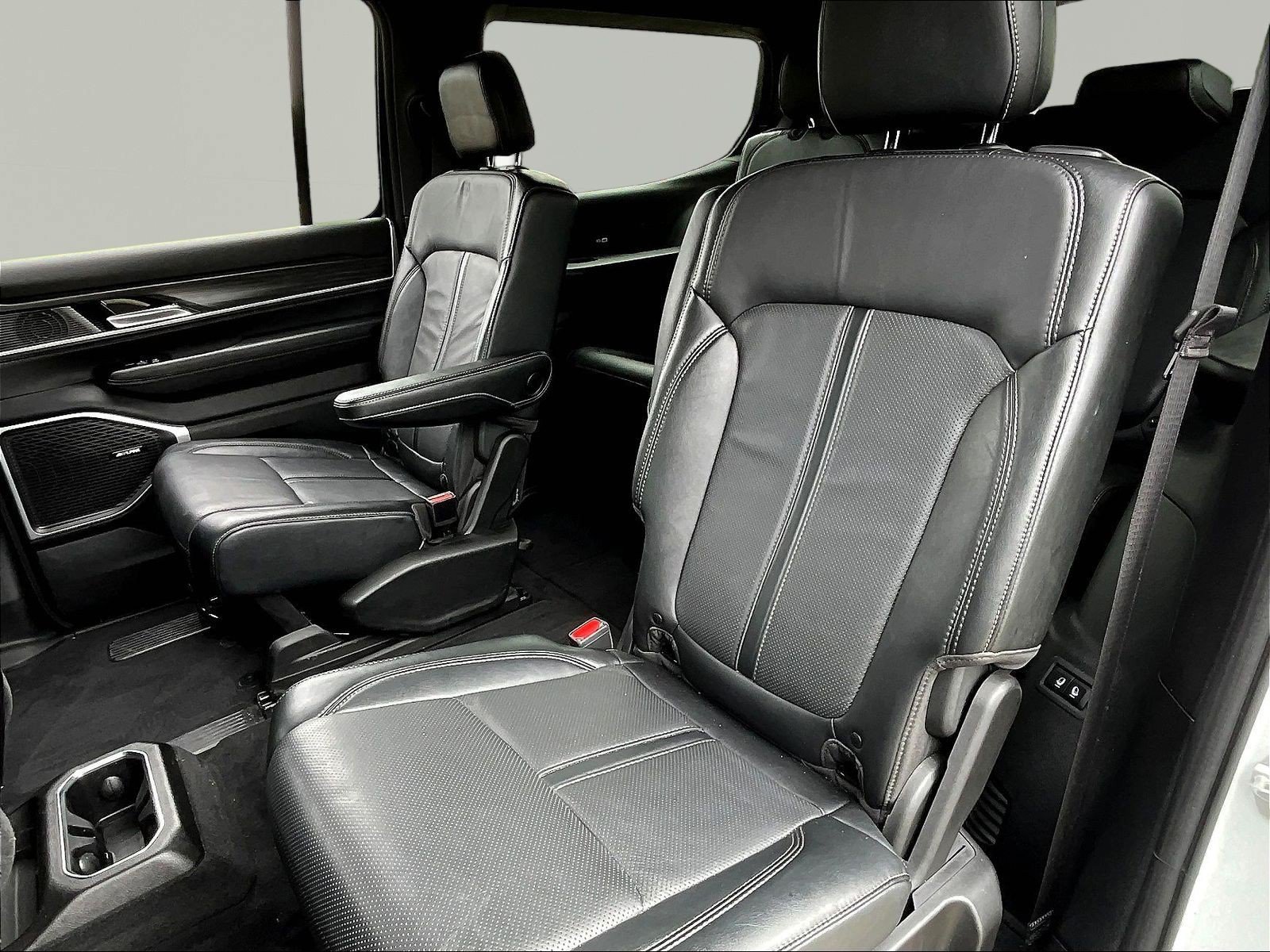 Used 2023 Jeep Wagoneer Series II w/ Flexible Seating Group AWD/4WD image 22