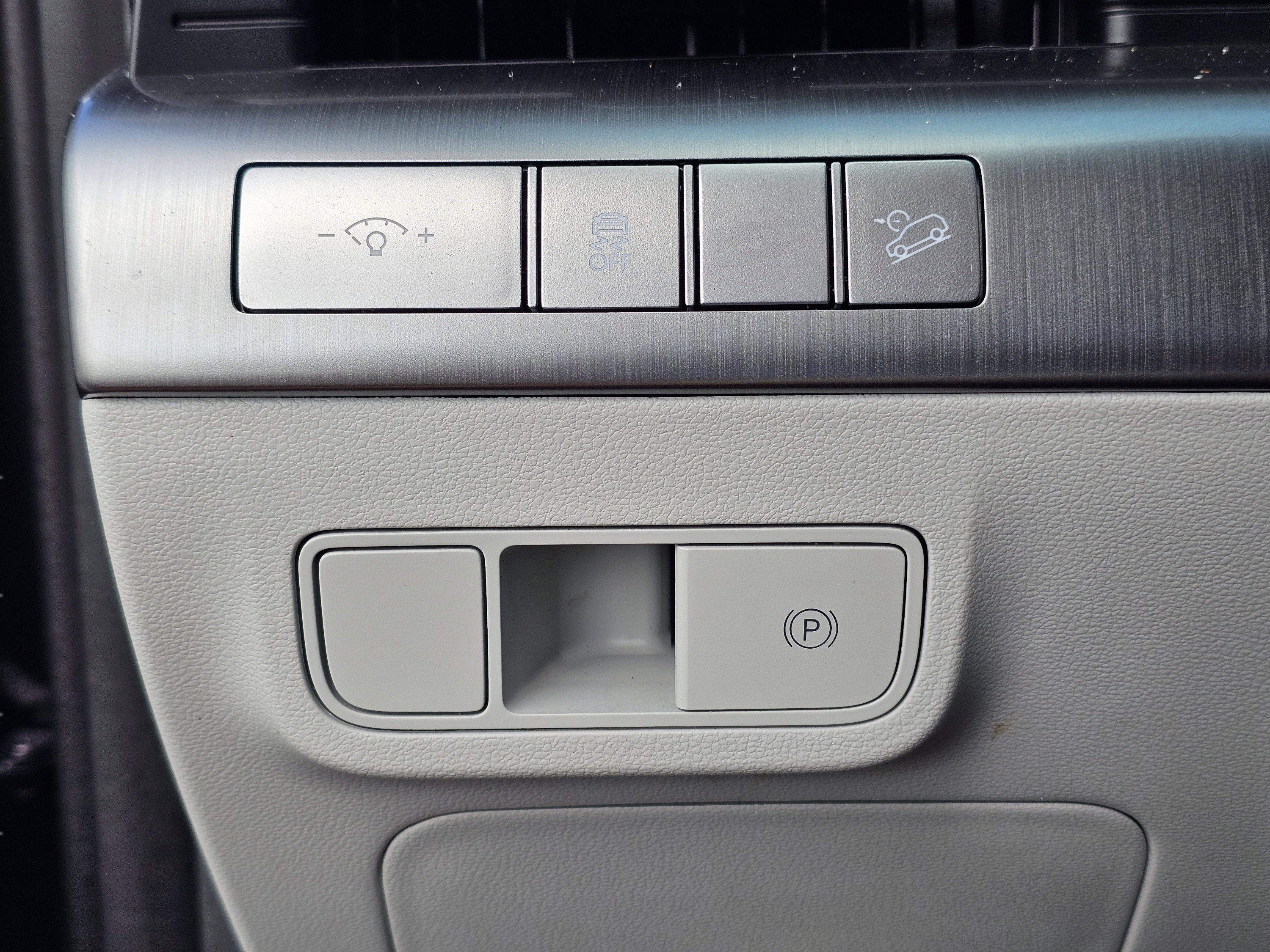 Used 2025 Hyundai Kona SEL FWD image 18