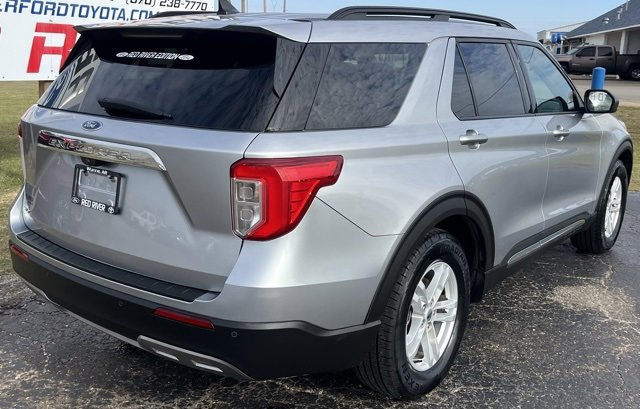 Used 2021 Ford Explorer XLT w/ Equipment Group 202A image 8