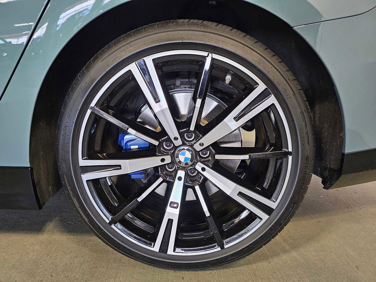 Used 2025 BMW 530i xDrive w/ M Sport Package image 8