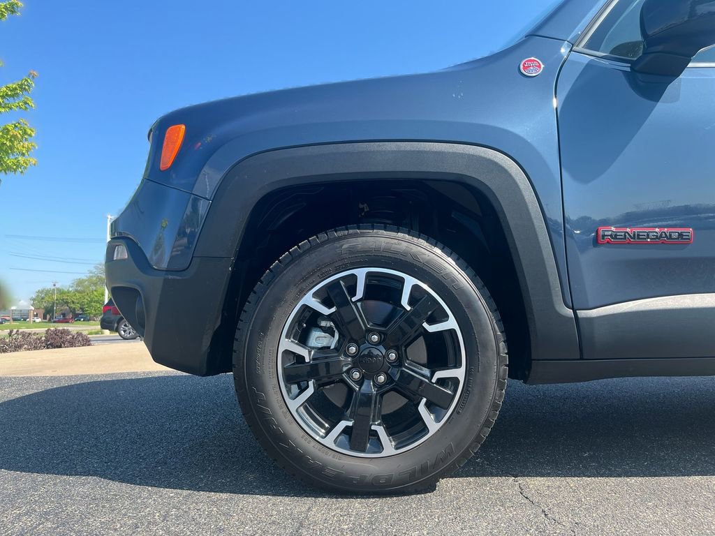 Used 2023 Jeep Renegade Trailhawk AWD/4WD image 17