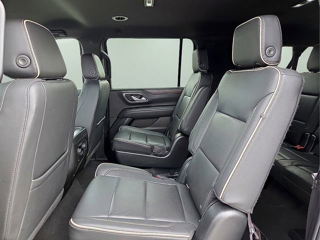 Used 2022 Chevrolet Suburban Premier RWD image 13