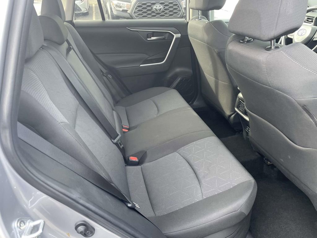 Used 2025 Toyota RAV4 XLE image 44