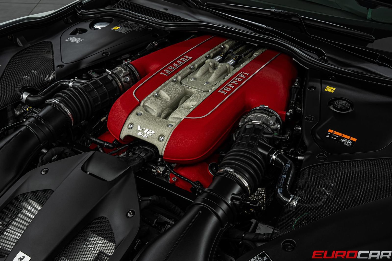 Used 2022 Ferrari 812 GTS RWD image 12