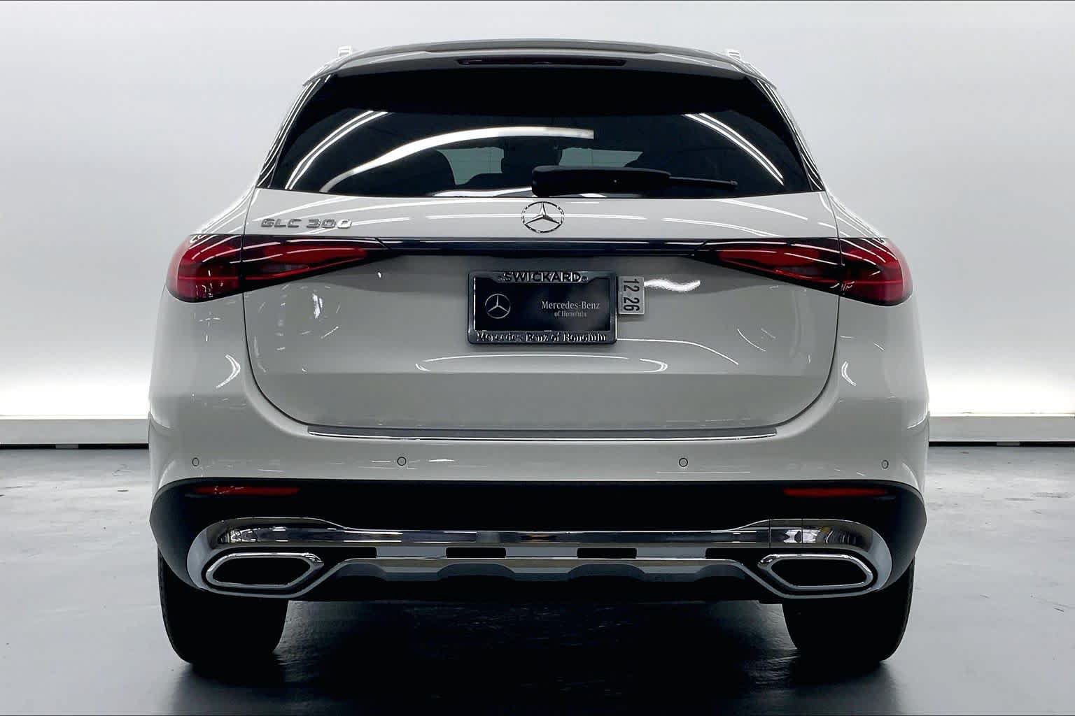 Used 2024 Mercedes-Benz GLC 300 image 3