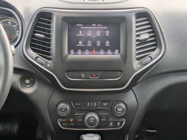 Used 2020 Jeep Cherokee Latitude Plus FWD image 18