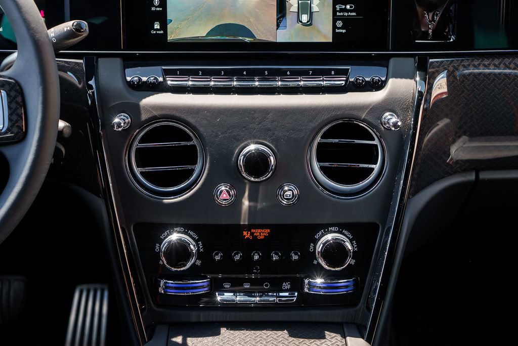Used 2025 Rolls-Royce Cullinan Black Badge AWD/4WD image 56