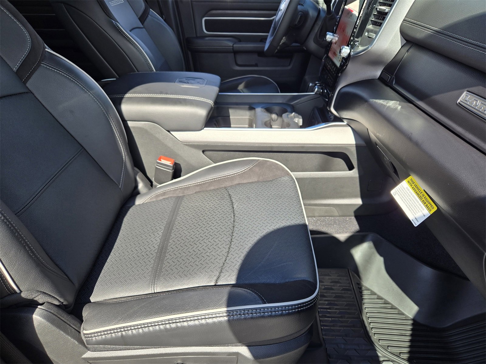 Used 2025 RAM 3500 Laramie image 13