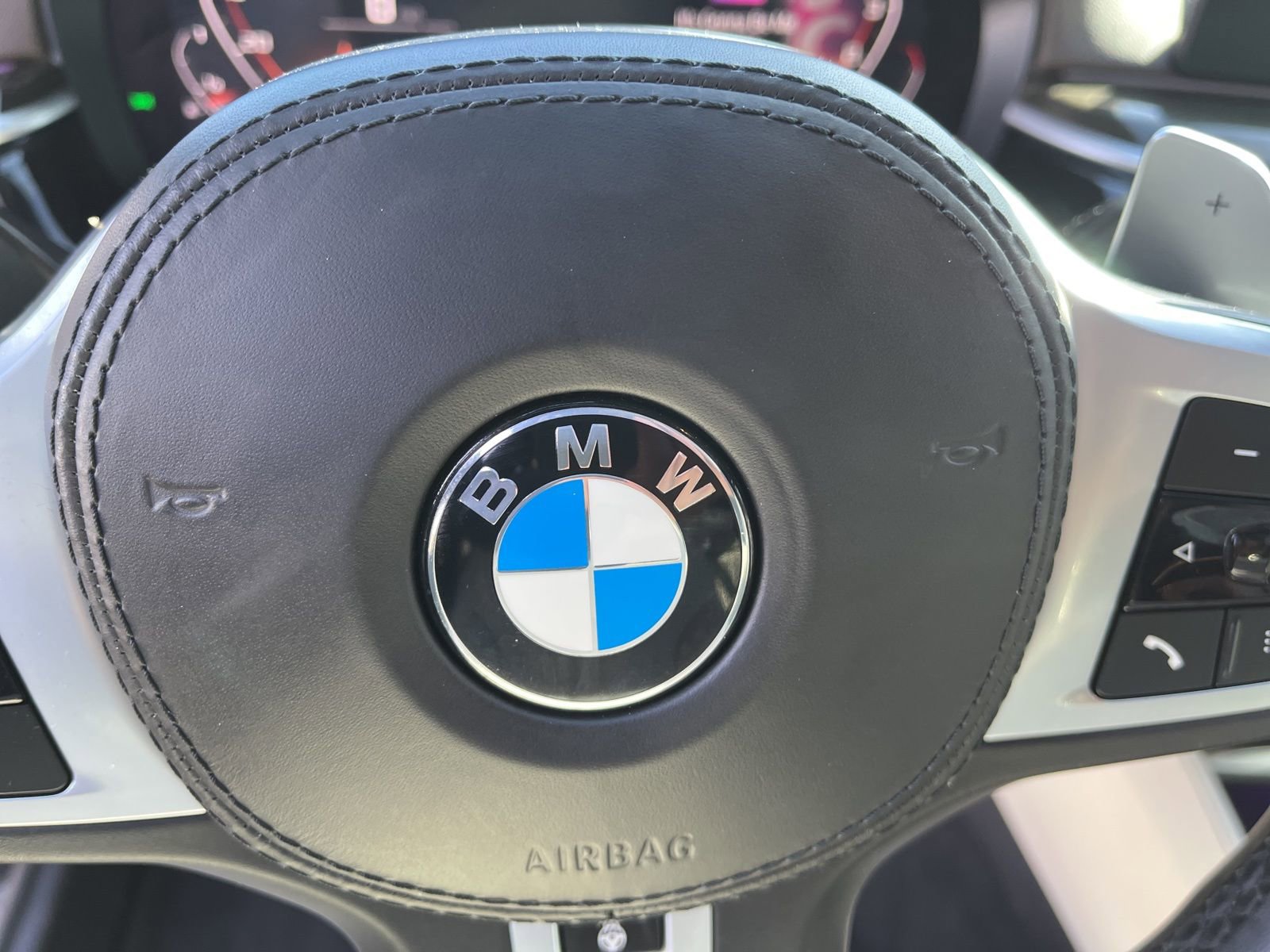 Used 2020 BMW M550i xDrive w/ Premium Package image 37