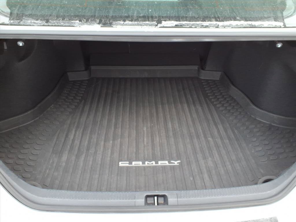 Used 2020 Toyota Camry SE image 10