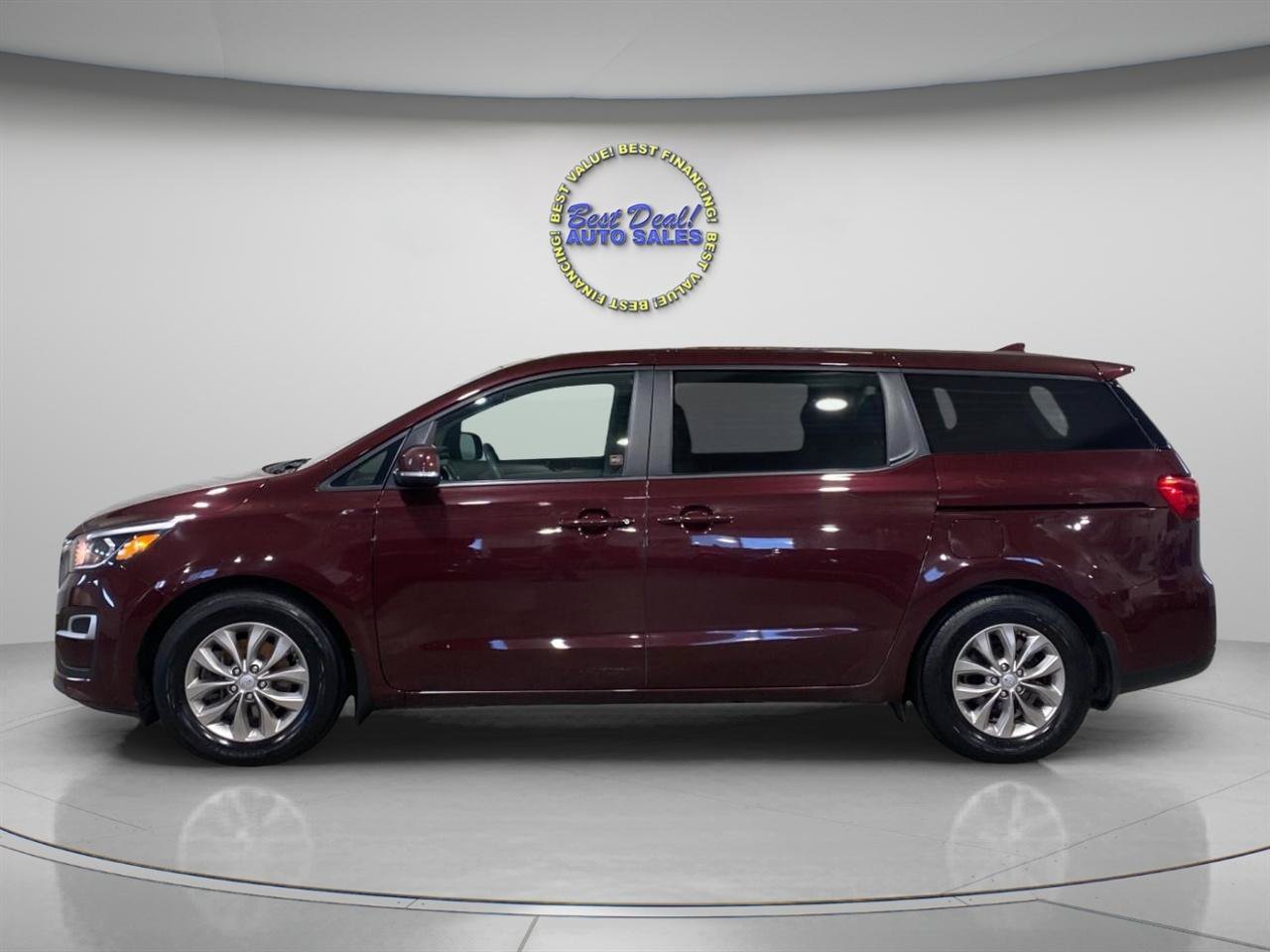 Used 2019 Kia Sedona LX FWD image 2