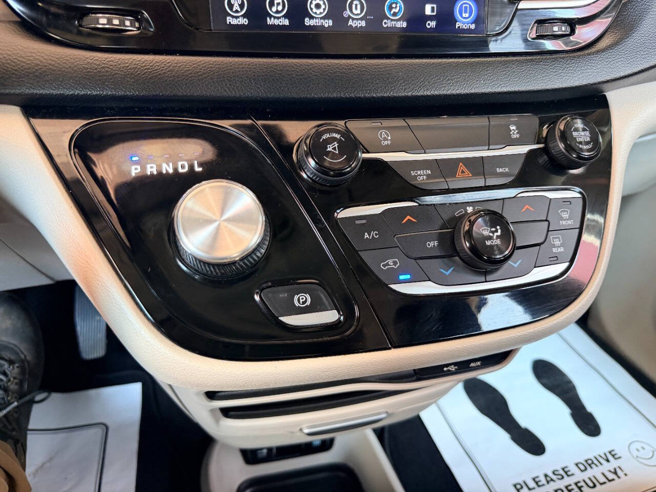 Used 2017 Chrysler Pacifica Touring FWD image 50