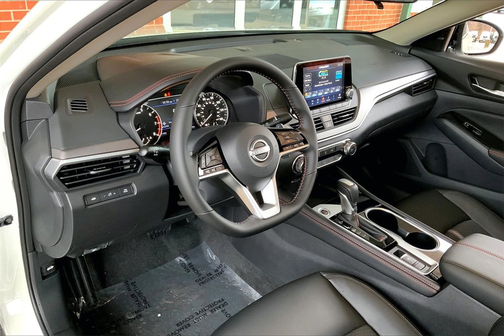 New 2025 Nissan Altima 2.5 SR image 7