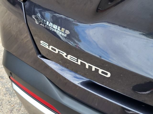 Used 2025 Kia Sorento S w/ Panoramic Sunroof Package FWD image 11