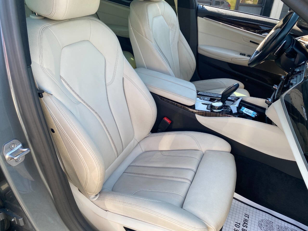Used 2017 BMW 540i xDrive AWD/4WD image 31
