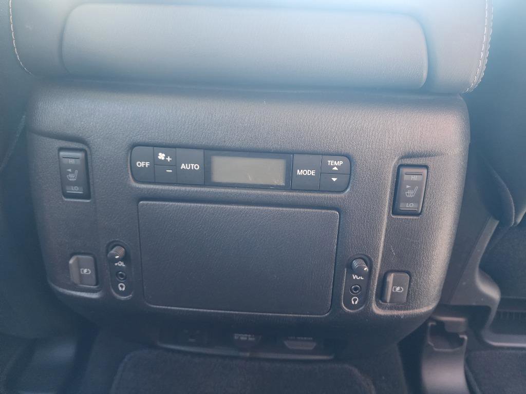 Used 2020 Nissan Armada Platinum w/ Captain's Chairs Package image 11