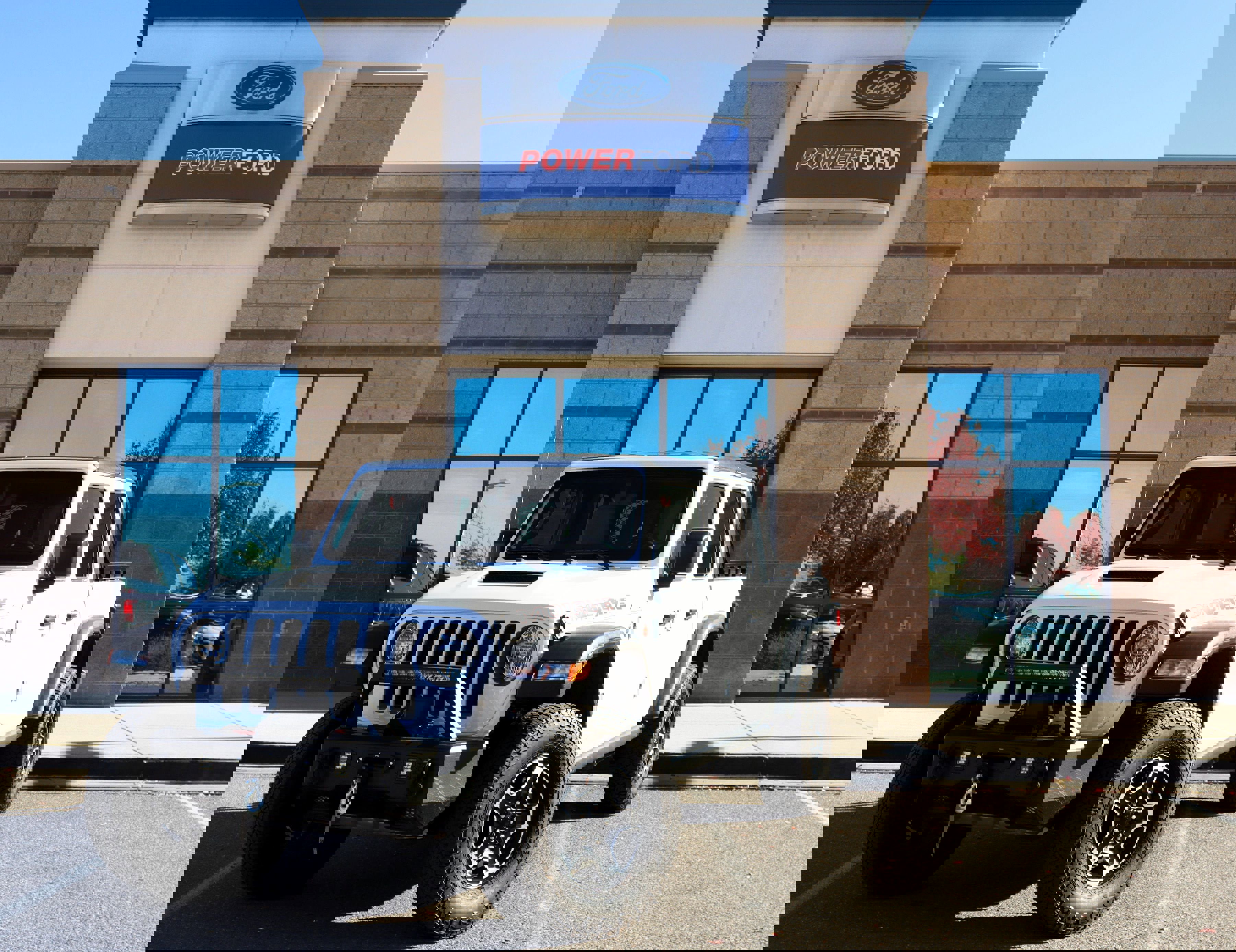 Used 2023 Jeep Gladiator Mojave w/ Trailer Tow Package image 2