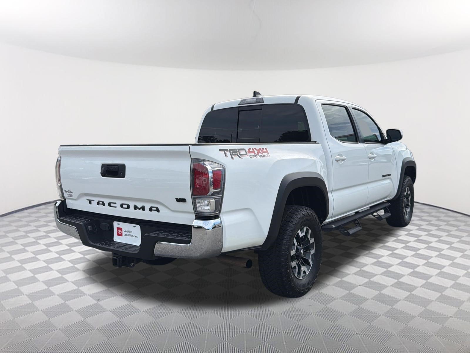 Certified 2021 Toyota Tacoma TRD Off-Road AWD/4WD image 17