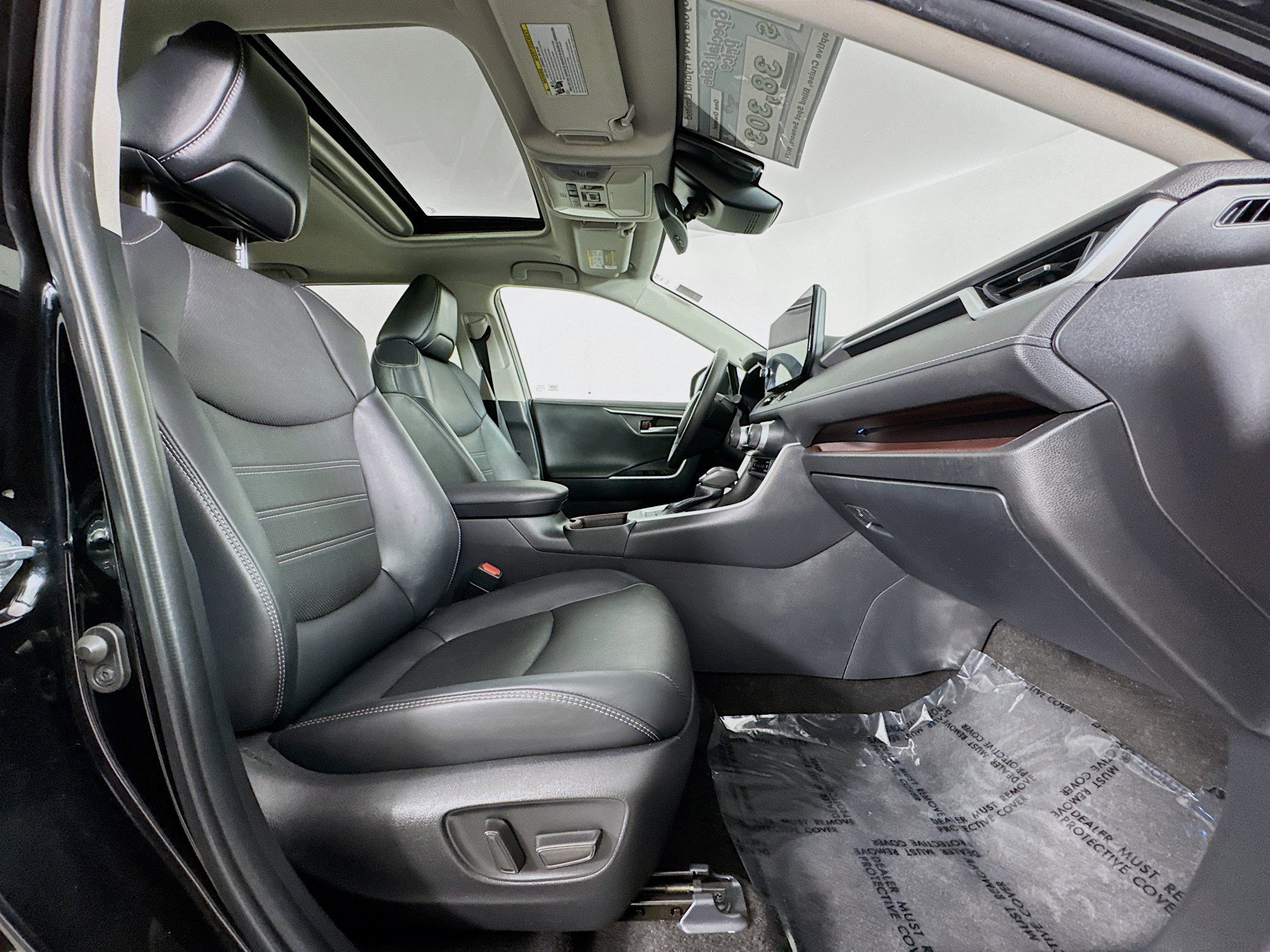 Certified 2023 Toyota RAV4 Limited AWD/4WD image 31