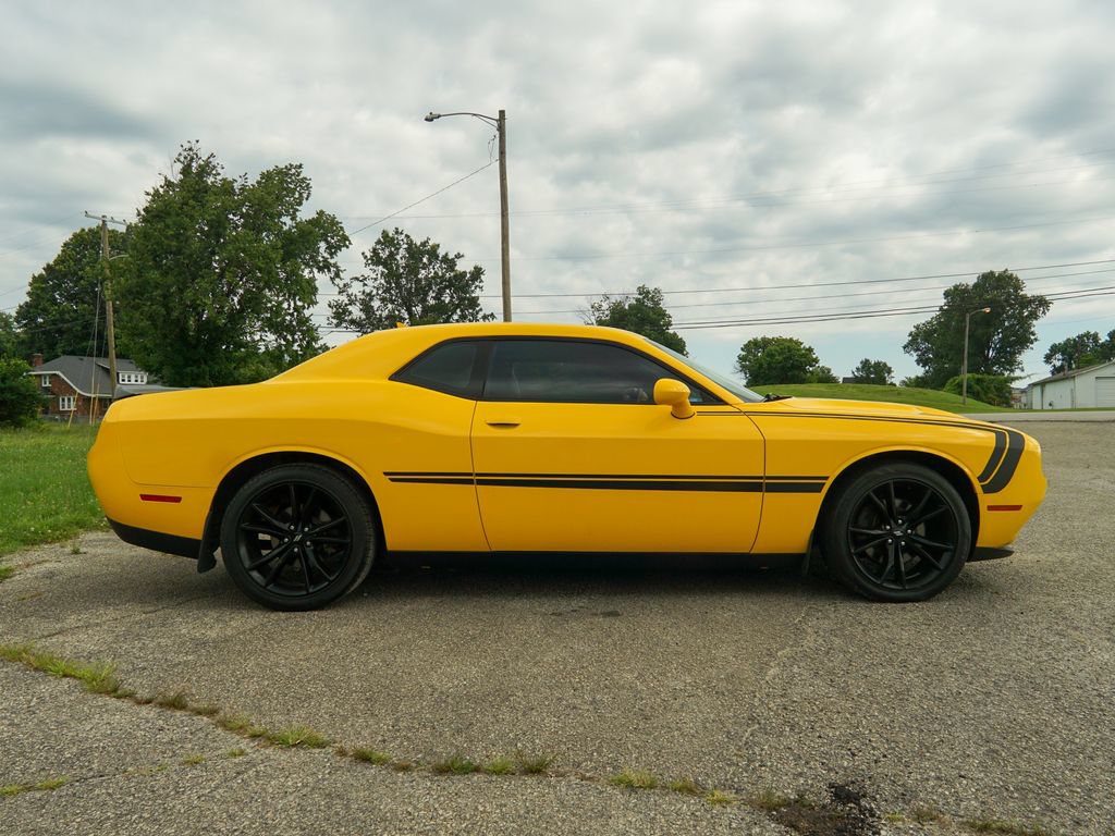 Used 2018 Dodge Challenger SXT Plus RWD image 2
