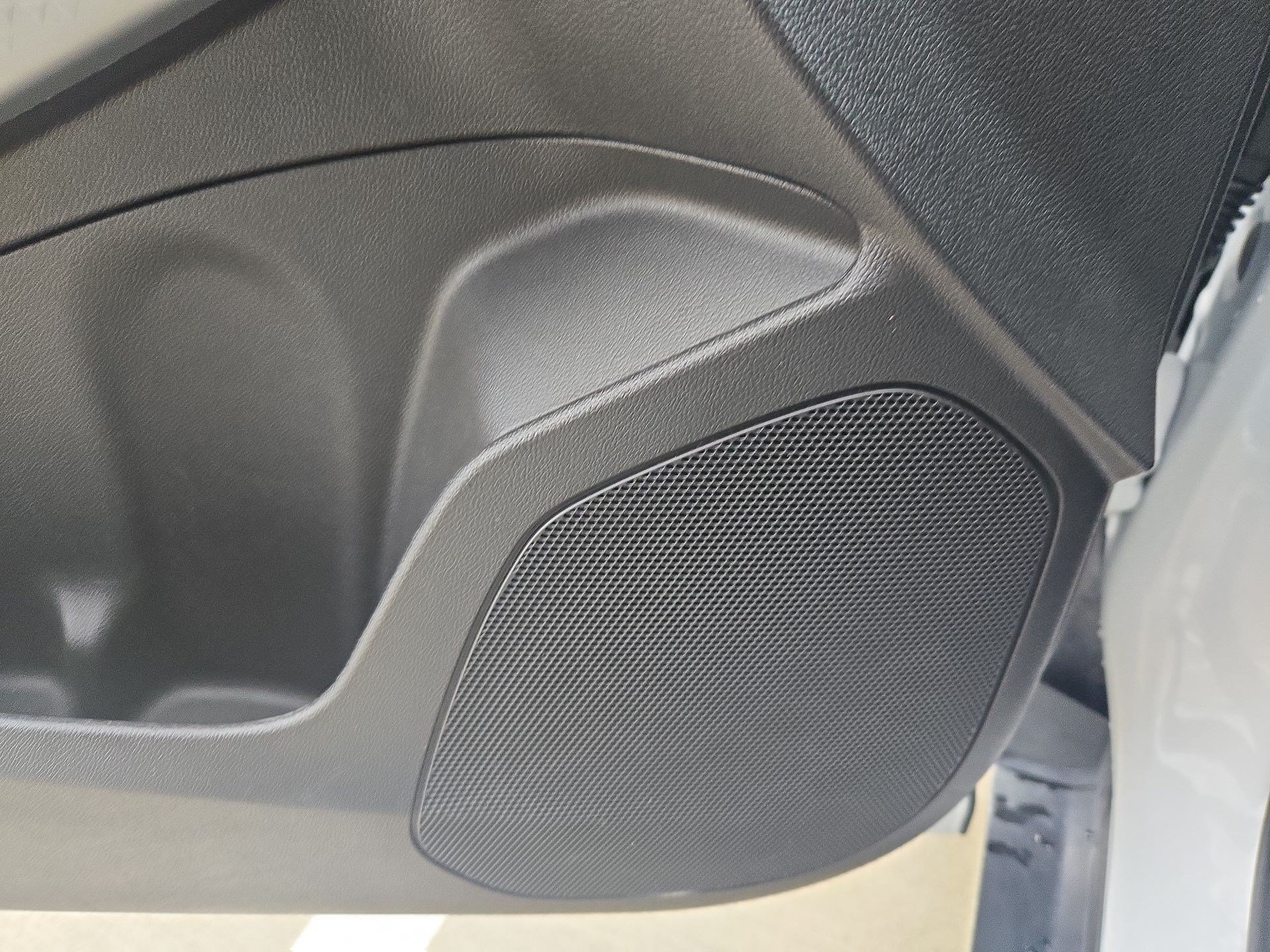 Used 2025 Chevrolet Trax LS FWD image 12