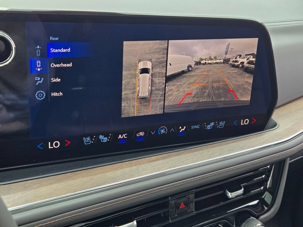 New 2026 Chevrolet Tahoe High Country AWD/4WD image 32