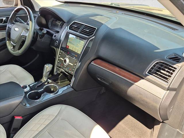 Used 2018 Ford Explorer Platinum AWD/4WD image 29