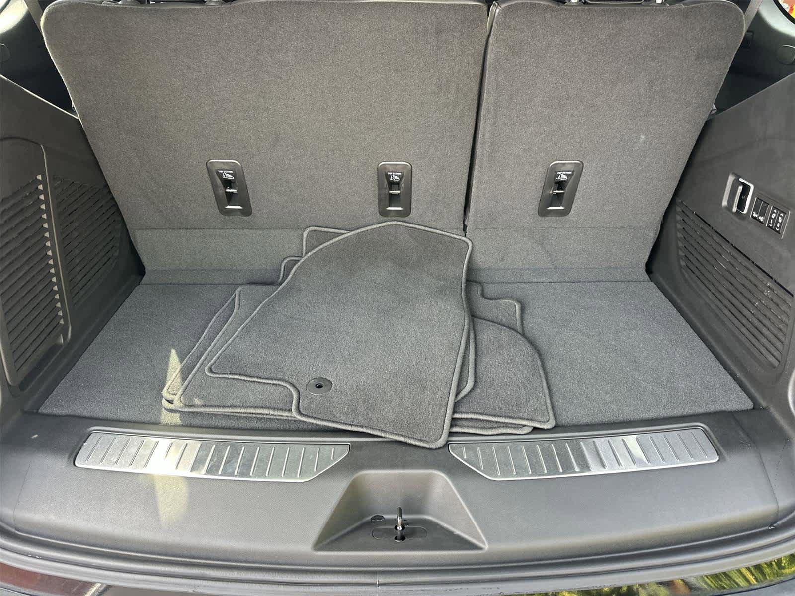 Used 2024 Chevrolet Tahoe Premier image 20