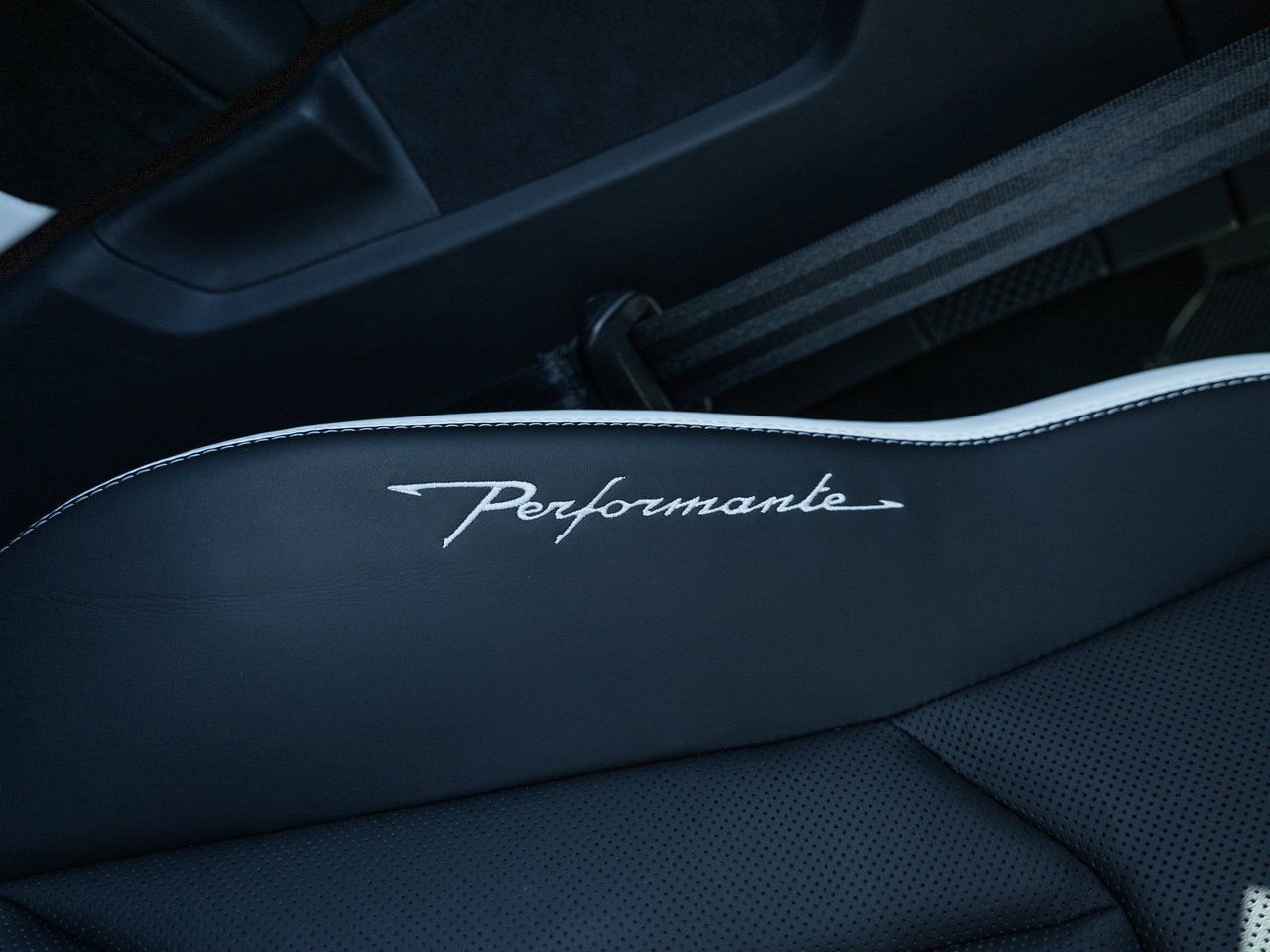 Used 2023 Lamborghini Urus Performante image 40