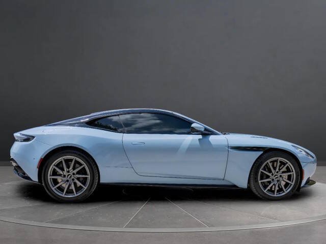 Used 2017 Aston Martin DB11 V12 RWD image 6