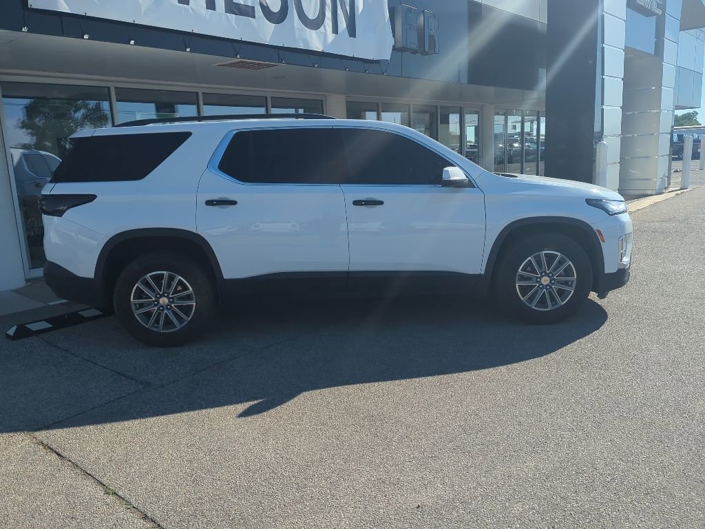 Used 2023 Chevrolet Traverse LT FWD image 5