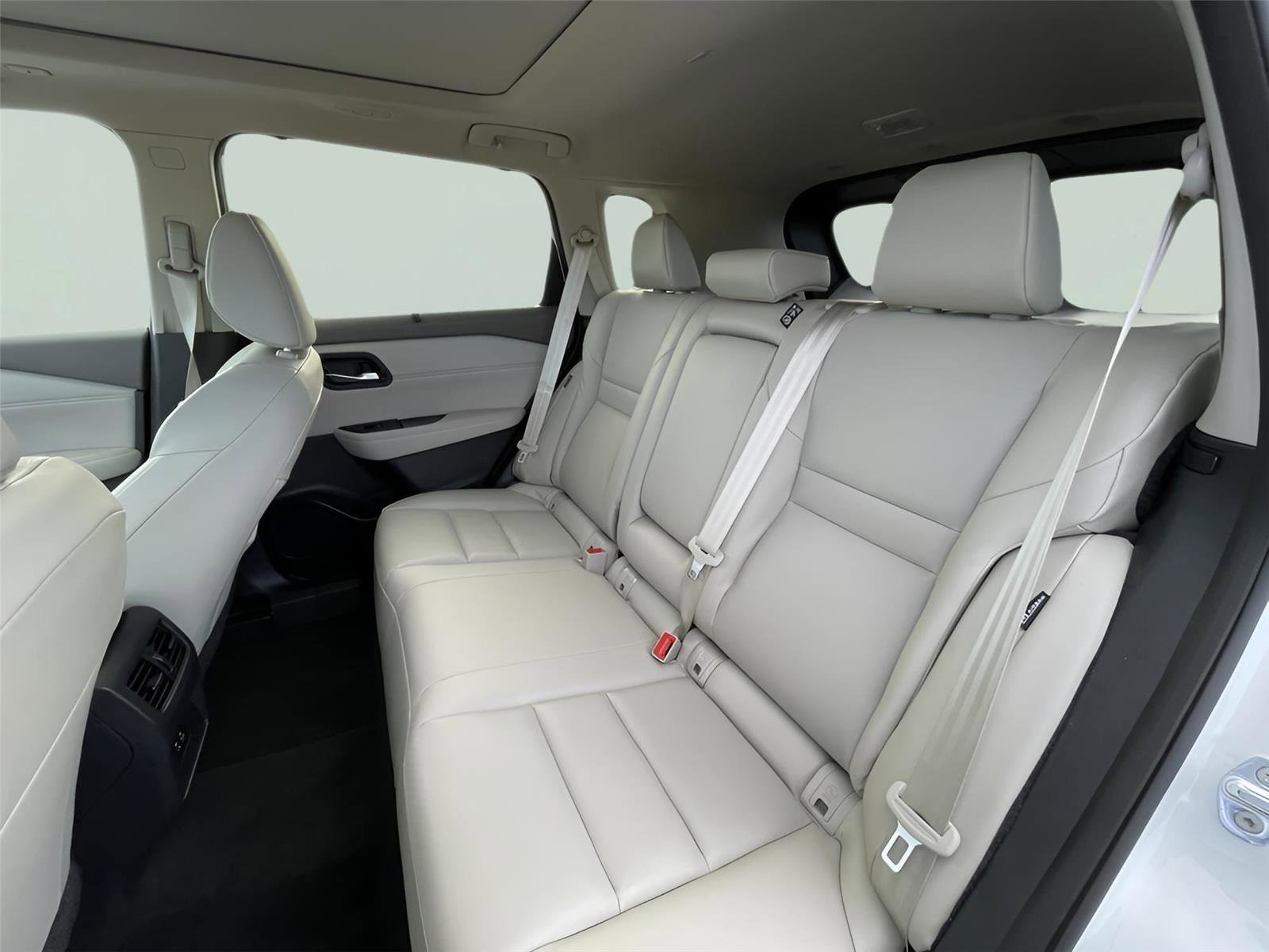 Used 2023 Nissan Rogue SV w/ SV Premium Package image 17