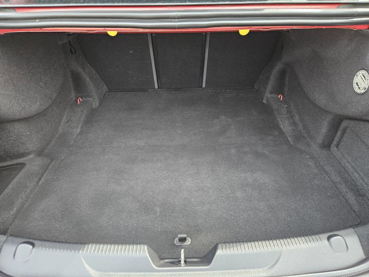 Used 2017 Jaguar XE Premium image 24